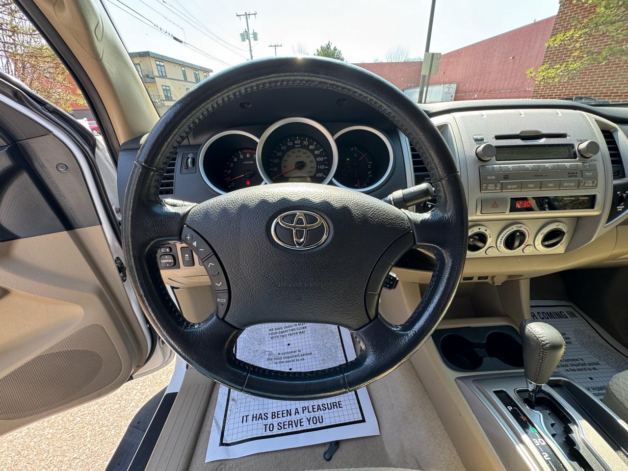 Toyota Tacoma 4WD Access I4 AT (Natl) 2011