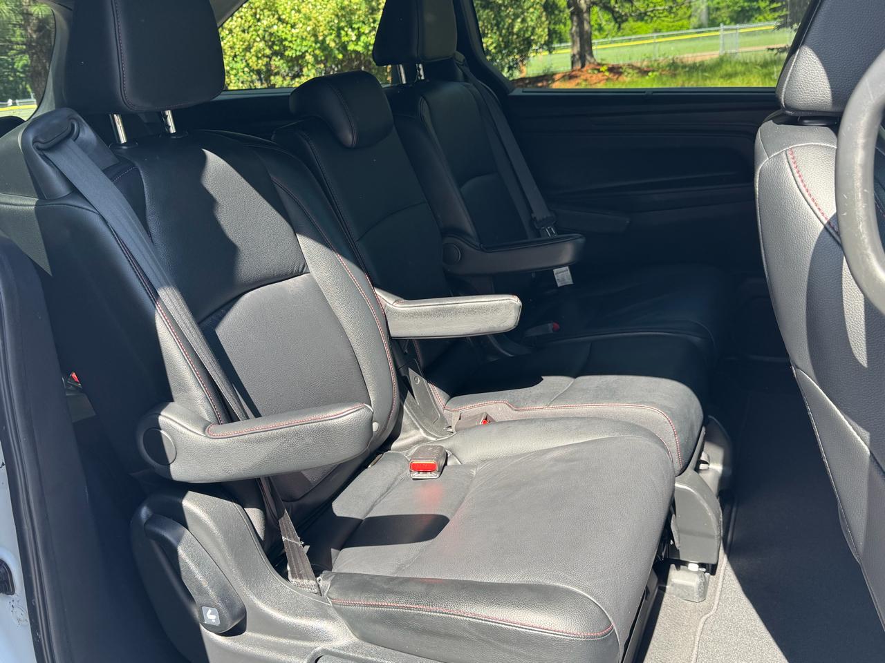 Honda Odyssey Sport-L Auto 2025