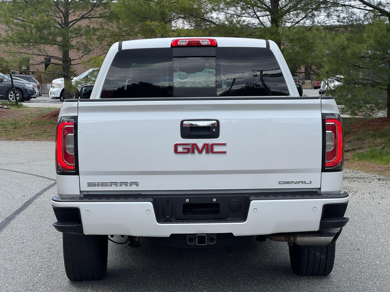 GMC Sierra 1500 4WD Crew Cab 143.5" Denali 2017