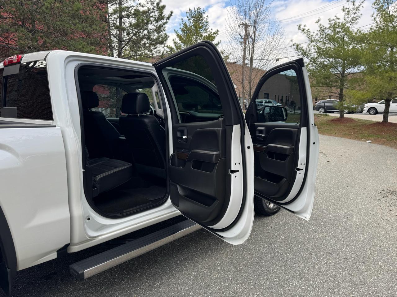 GMC Sierra 1500 4WD Crew Cab 143.5" Denali 2017