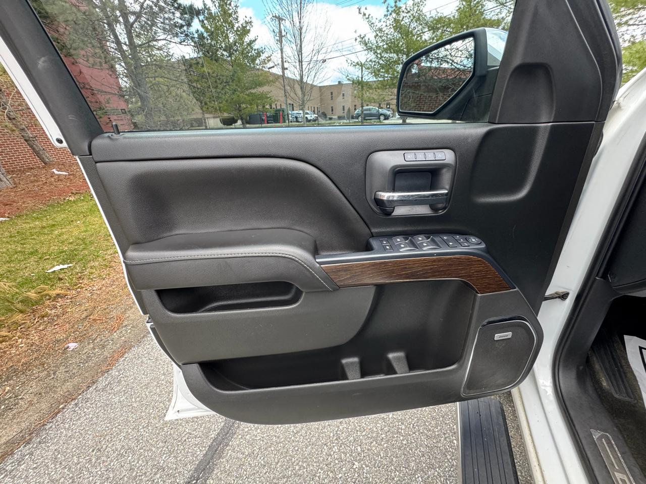 GMC Sierra 1500 4WD Crew Cab 143.5" Denali 2017