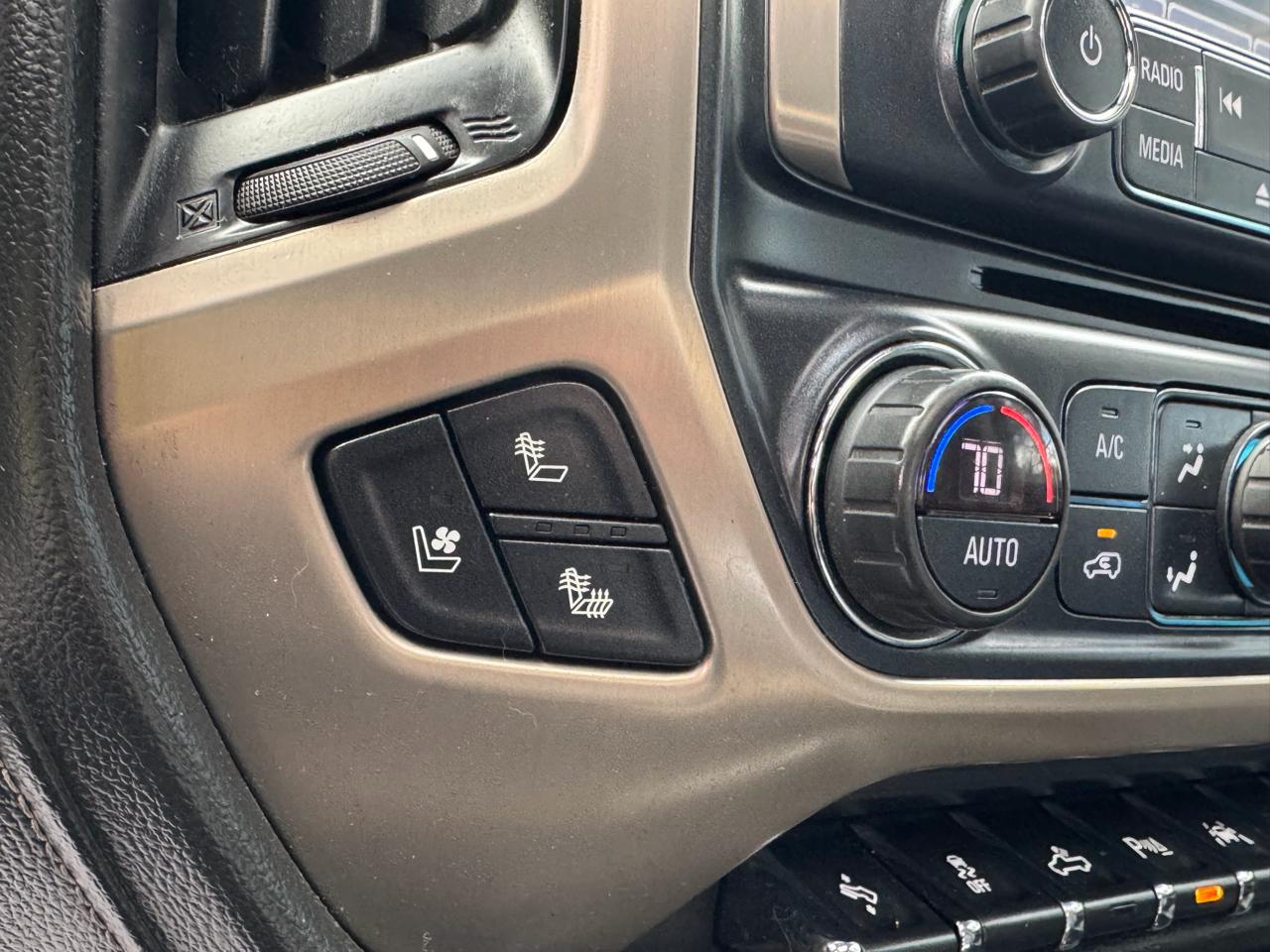 GMC Sierra 1500 4WD Crew Cab 143.5" Denali 2017