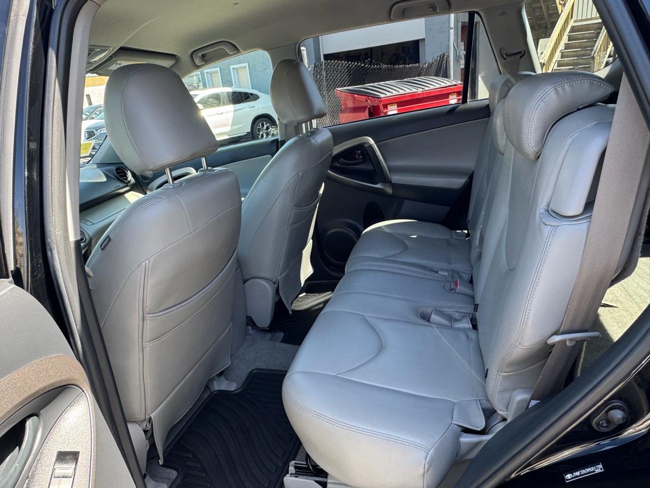 Toyota RAV4 4WD 4dr 4-cyl 4-Spd AT (Natl) 2009