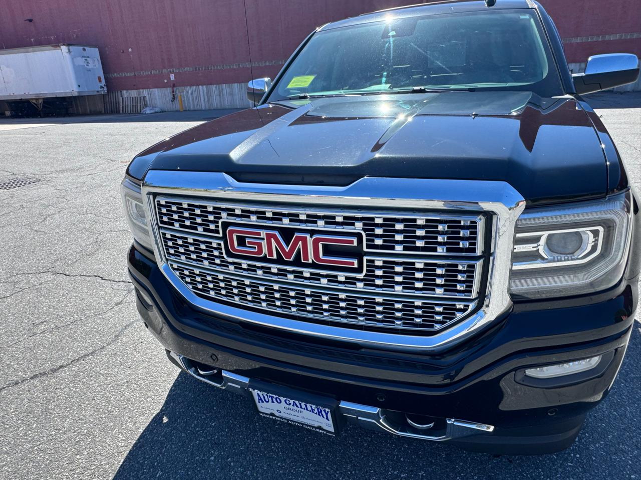 GMC Sierra 1500 4WD Crew Cab 143.5" Denali 2018
