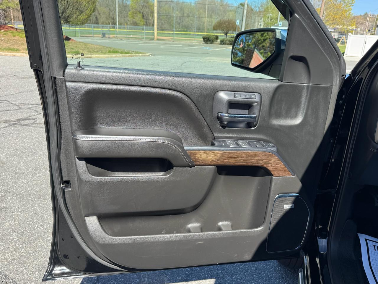 GMC Sierra 1500 4WD Crew Cab 143.5" Denali 2018