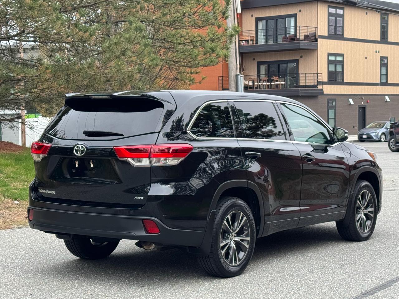 Toyota Highlander 4dr V6 4WD w/3rd Row (Natl) 2018