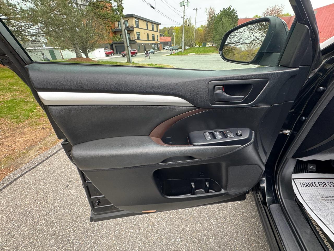 Toyota Highlander 4dr V6 4WD w/3rd Row (Natl) 2018