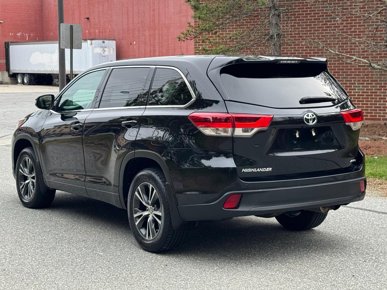 Toyota Highlander 4dr V6 4WD w/3rd Row (Natl) 2018