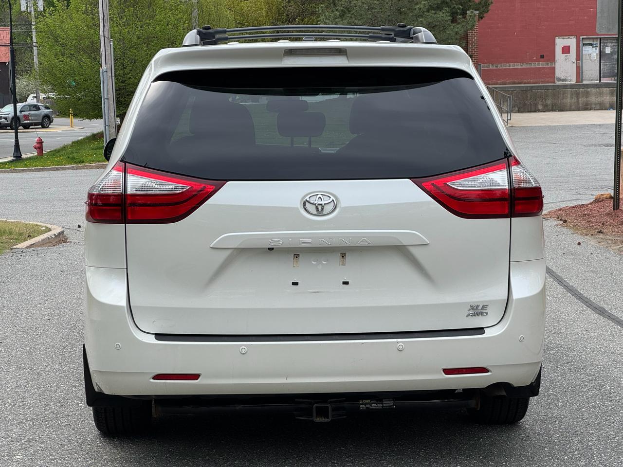 Toyota Sienna XLE Premium AWD 7-Passenger (Natl) 2017
