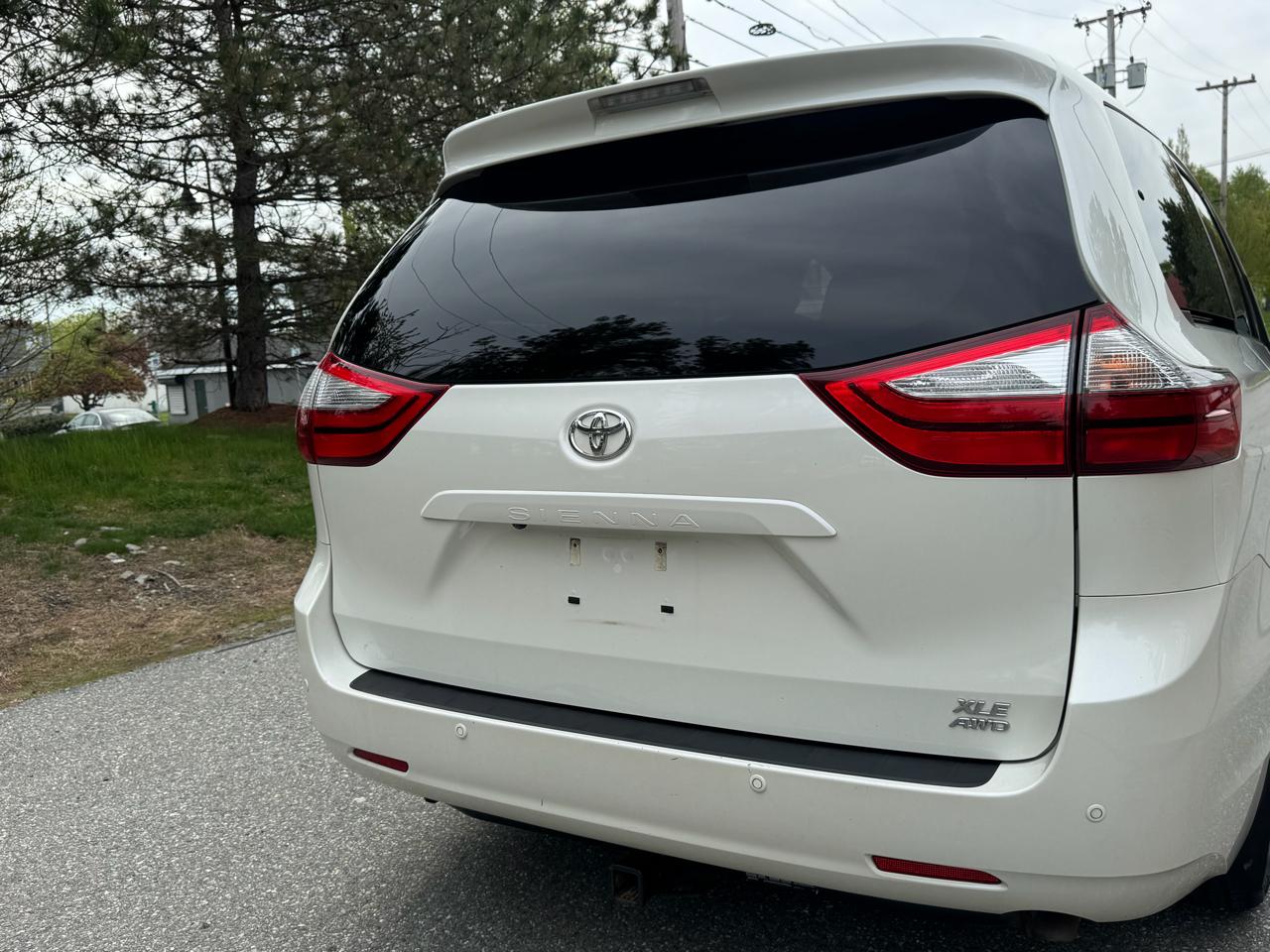 Toyota Sienna XLE Premium AWD 7-Passenger (Natl) 2017