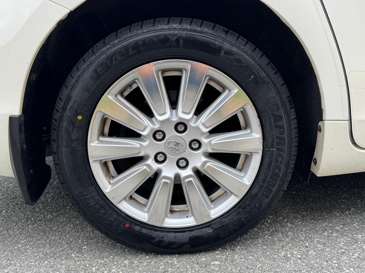 Toyota Sienna XLE Premium AWD 7-Passenger (Natl) 2017