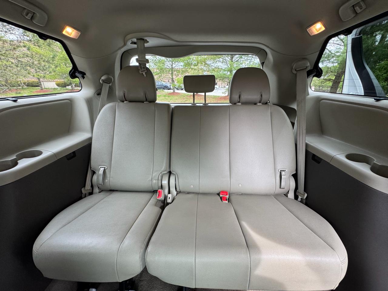 Toyota Sienna XLE Premium AWD 7-Passenger (Natl) 2017