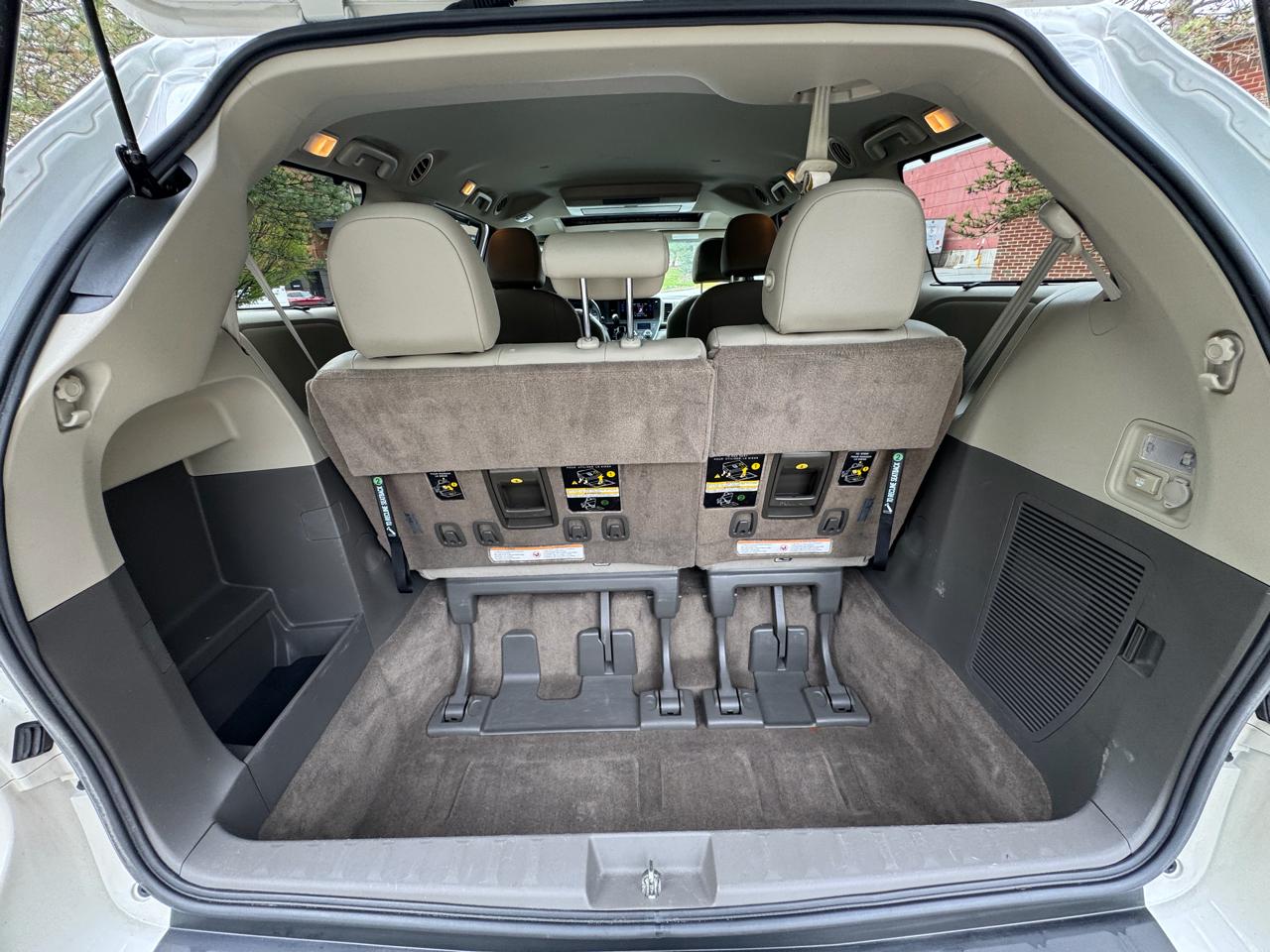 Toyota Sienna XLE Premium AWD 7-Passenger (Natl) 2017