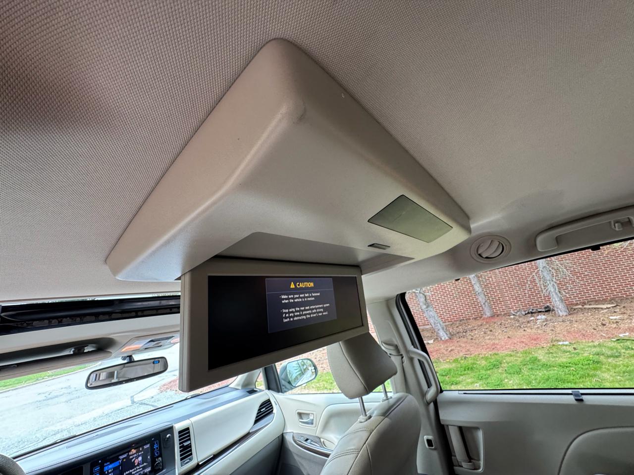 Toyota Sienna XLE Premium AWD 7-Passenger (Natl) 2017
