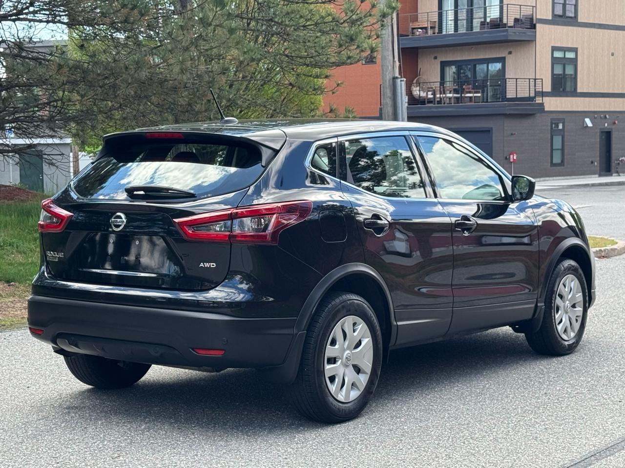 Nissan Rogue Sport  2020