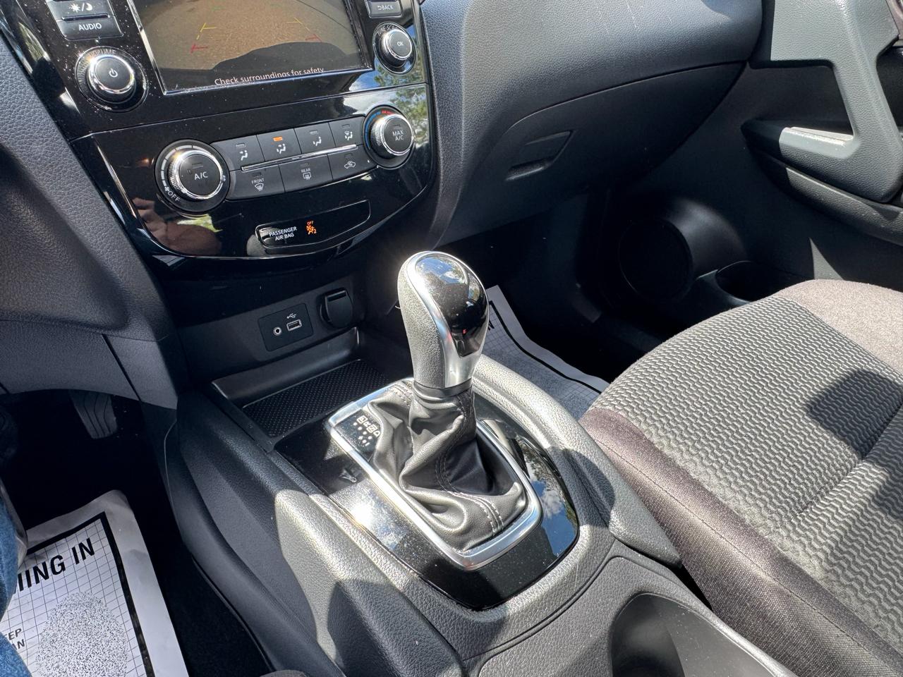 Nissan Rogue Sport  2020