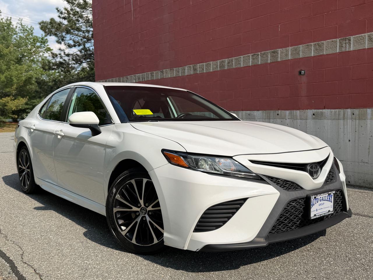 Toyota Camry SE Auto (Natl) 2020
