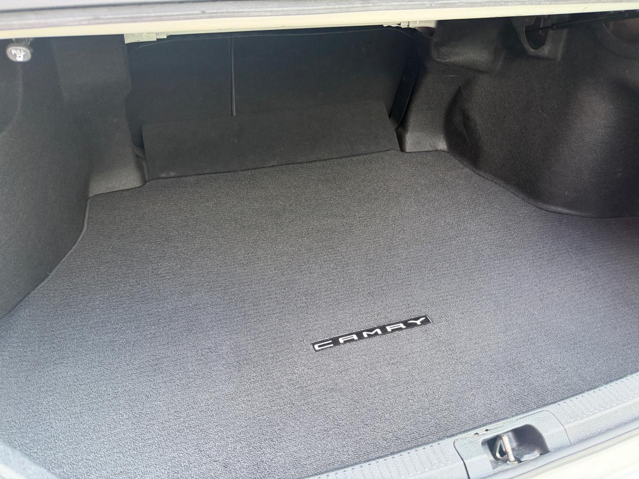Toyota Camry SE Auto (Natl) 2020