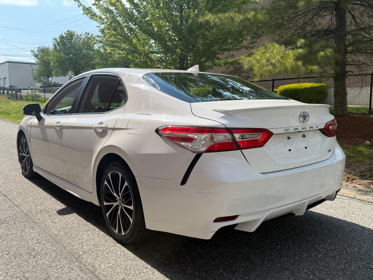 Toyota Camry SE Auto (Natl) 2020