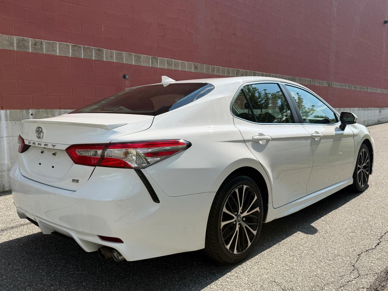 Toyota Camry SE Auto (Natl) 2020