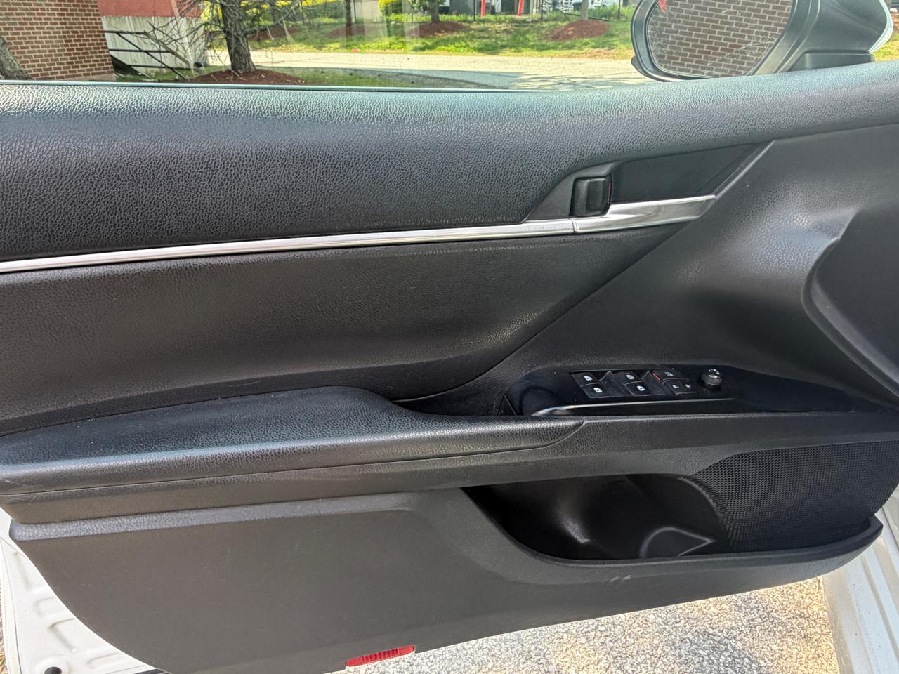 Toyota Camry SE Auto (Natl) 2020