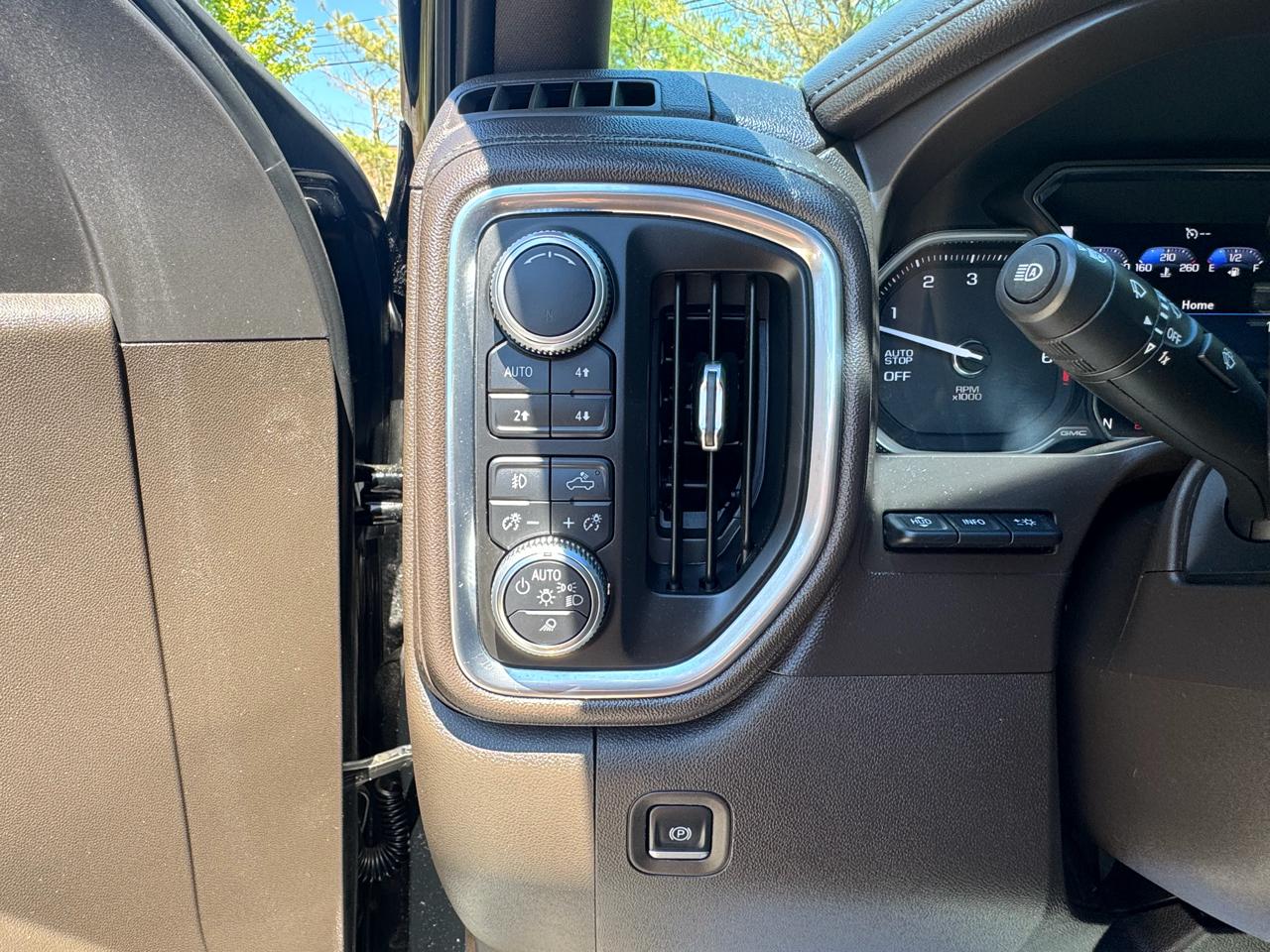 GMC Sierra 1500 4WD Crew Cab 147" Denali 2019