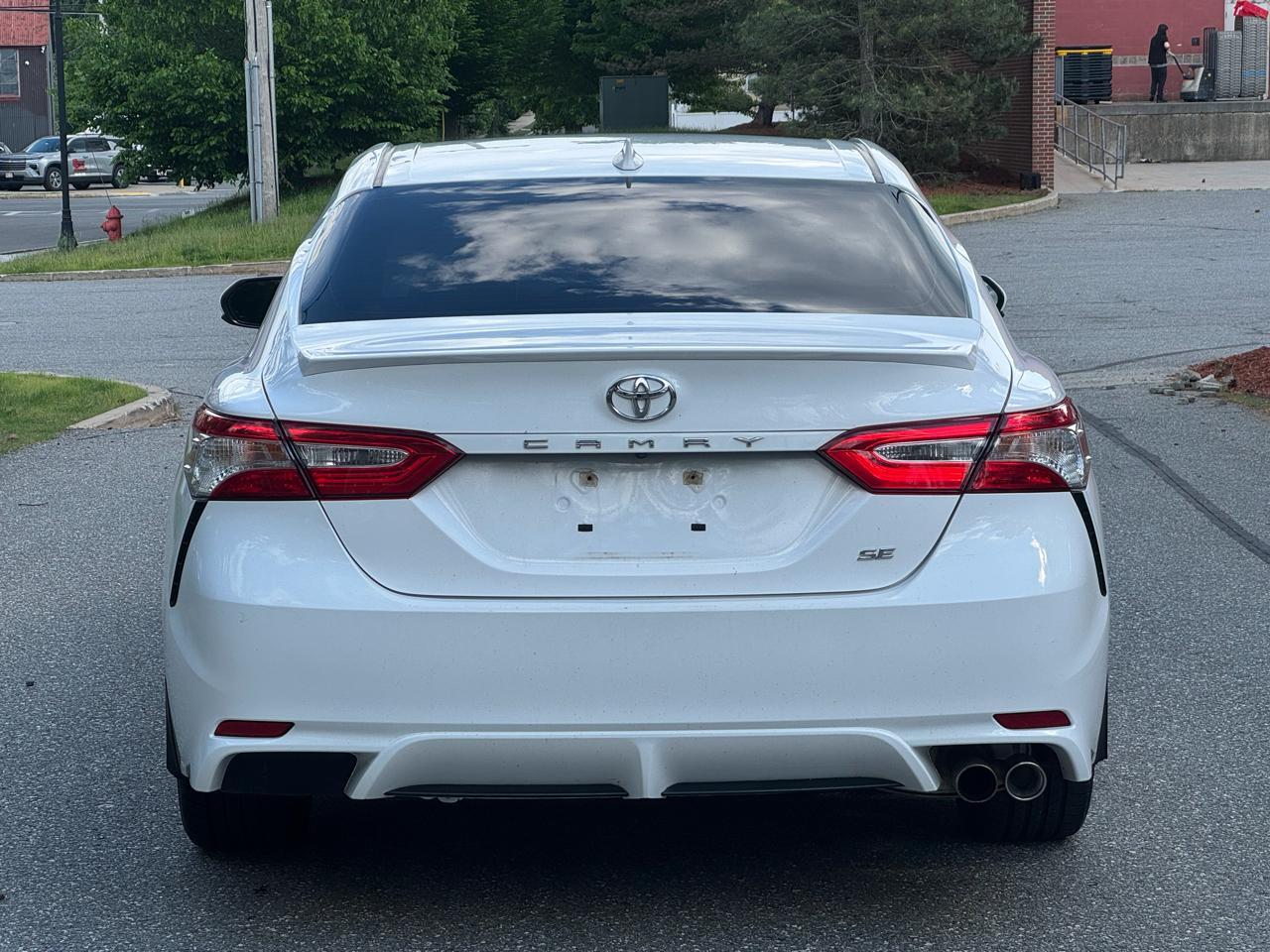 Toyota Camry SE Auto (Natl) 2020