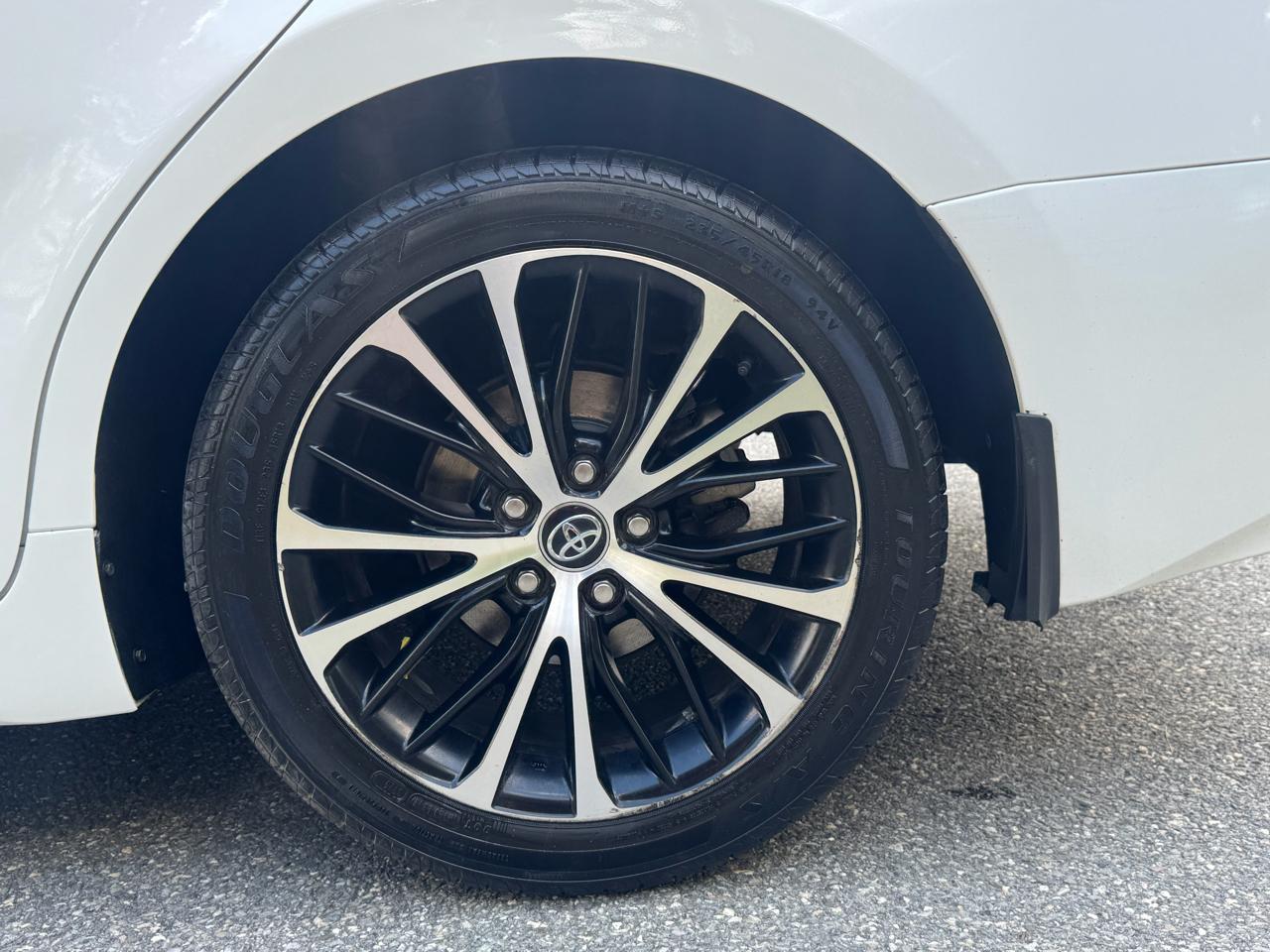 Toyota Camry SE Auto (Natl) 2020