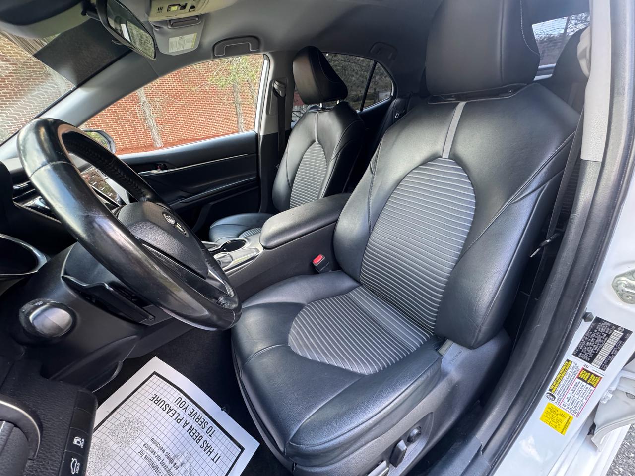 Toyota Camry SE Auto (Natl) 2020