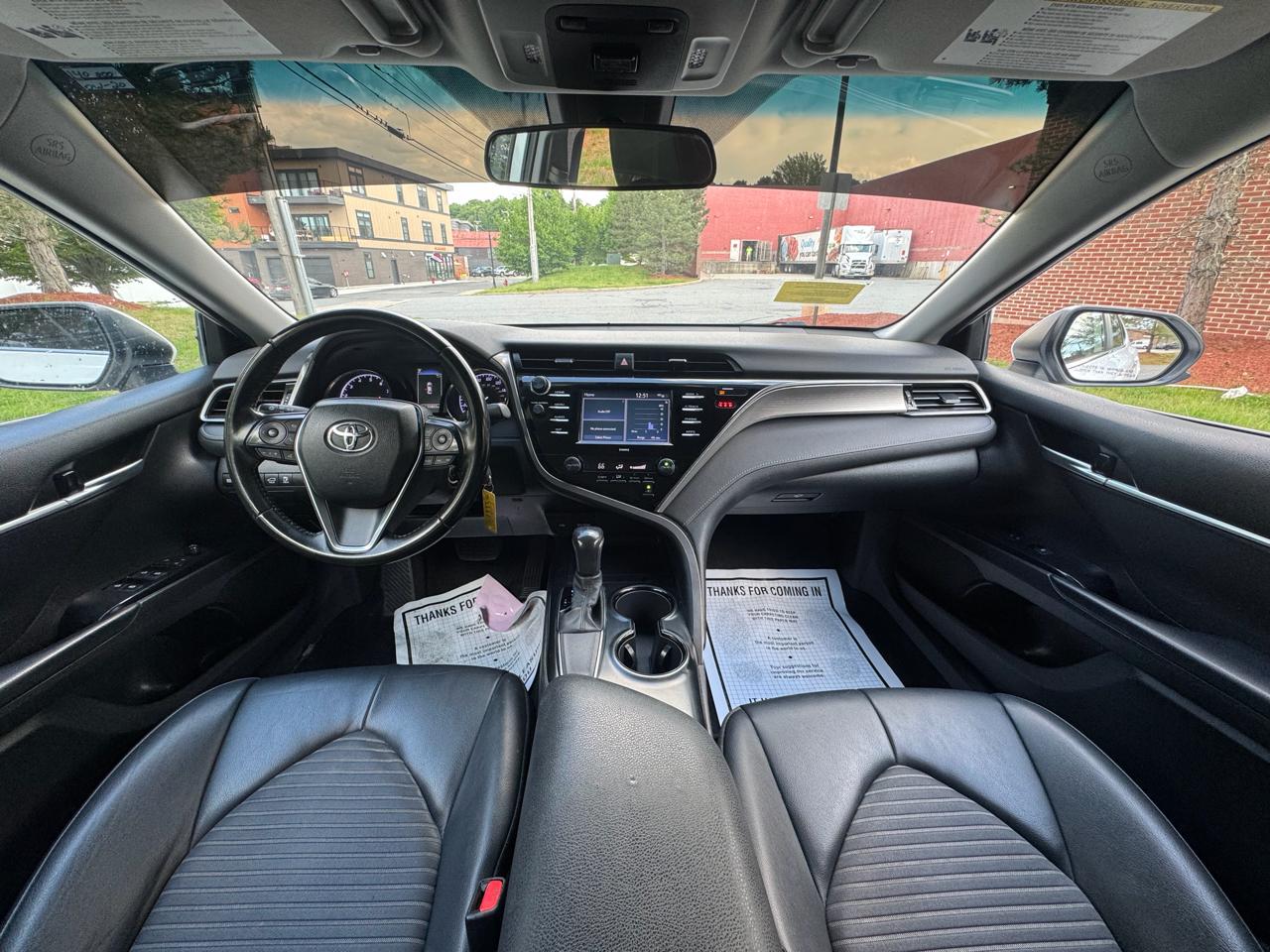 Toyota Camry SE Auto (Natl) 2020