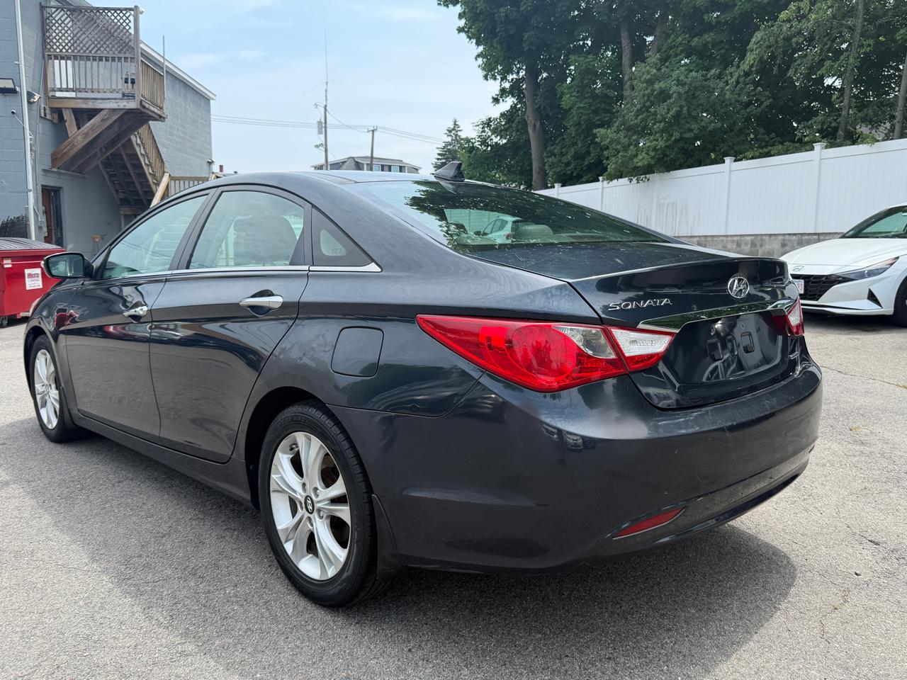 Hyundai Sonata 4dr Sdn 2.4L Auto Limited PZEV 2013
