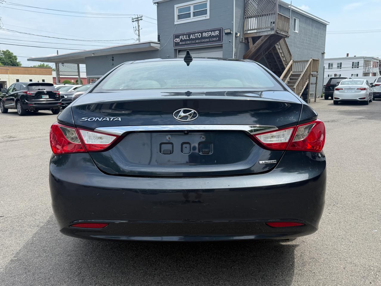 Hyundai Sonata 4dr Sdn 2.4L Auto Limited PZEV 2013