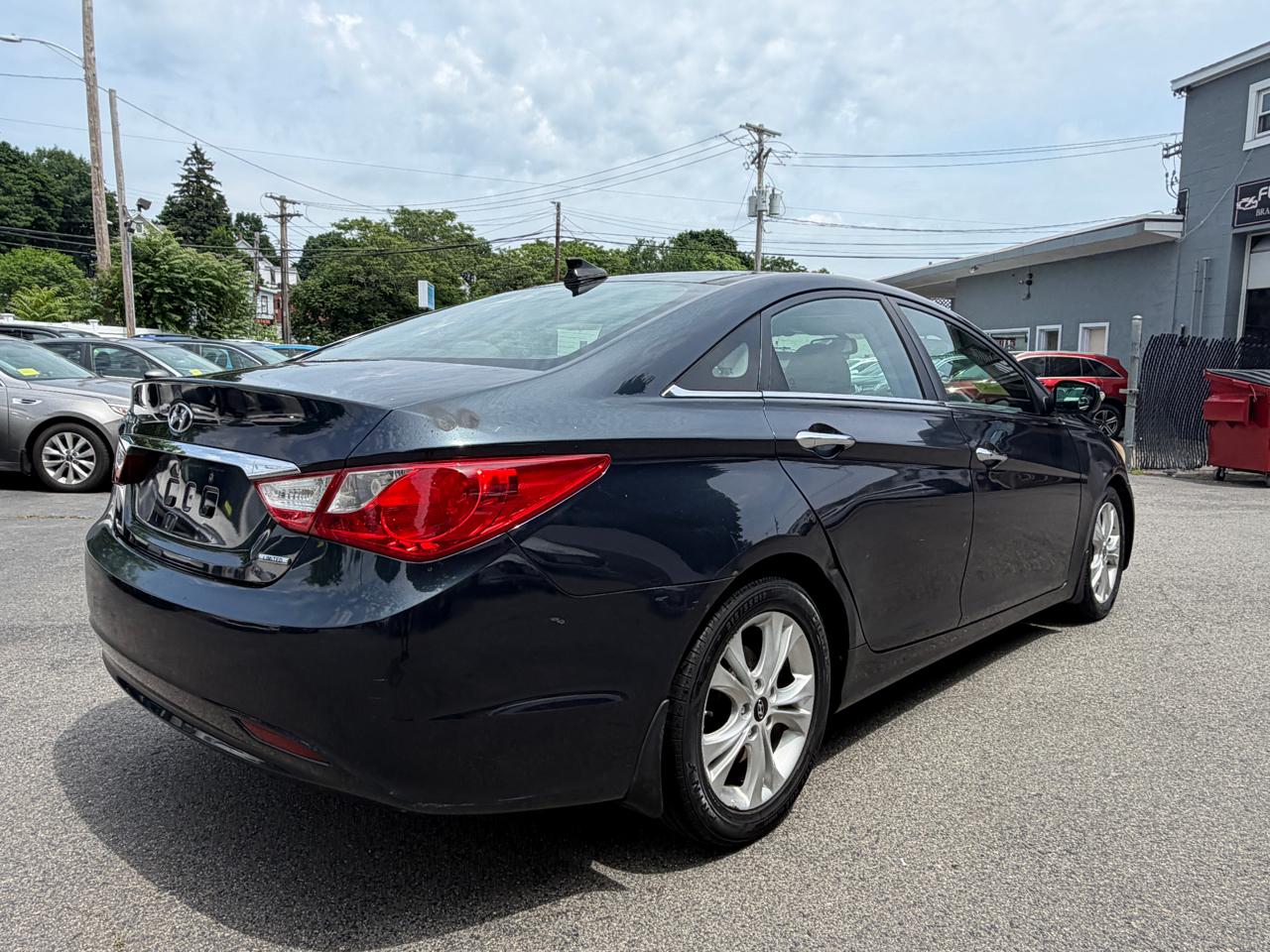 Hyundai Sonata 4dr Sdn 2.4L Auto Limited PZEV 2013