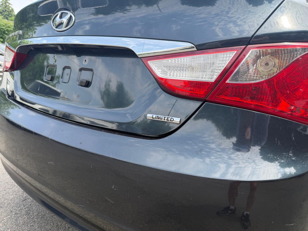 Hyundai Sonata 4dr Sdn 2.4L Auto Limited PZEV 2013