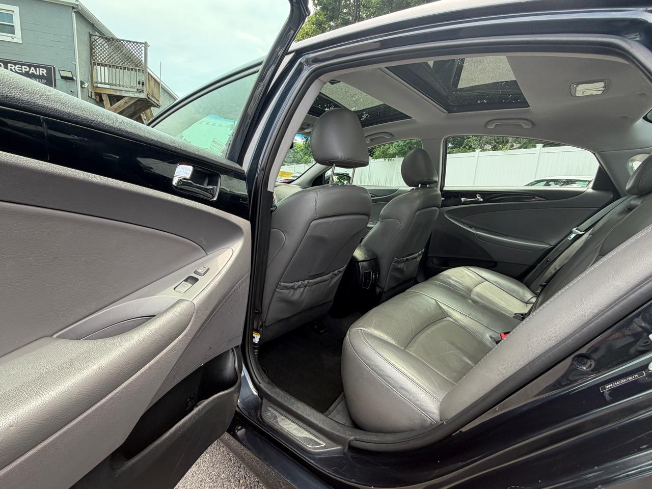 Hyundai Sonata 4dr Sdn 2.4L Auto Limited PZEV 2013