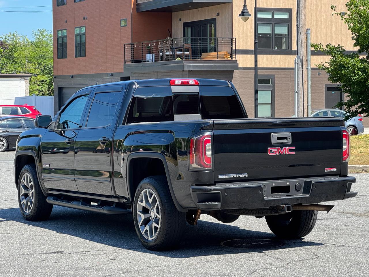 GMC Sierra 1500 4WD Crew Cab 143.5" SLT 2018