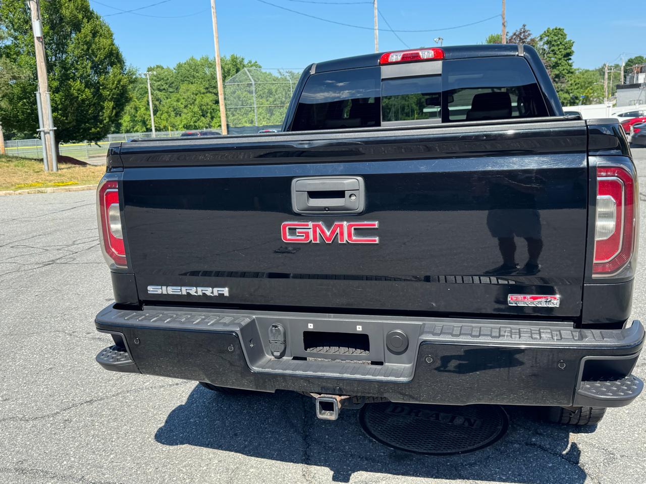 GMC Sierra 1500 4WD Crew Cab 143.5" SLT 2018