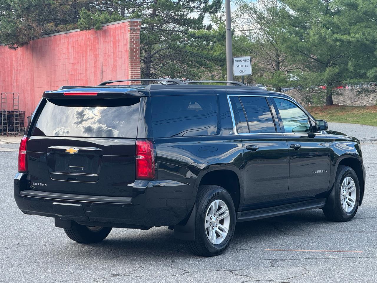 Chevrolet Suburban  2018