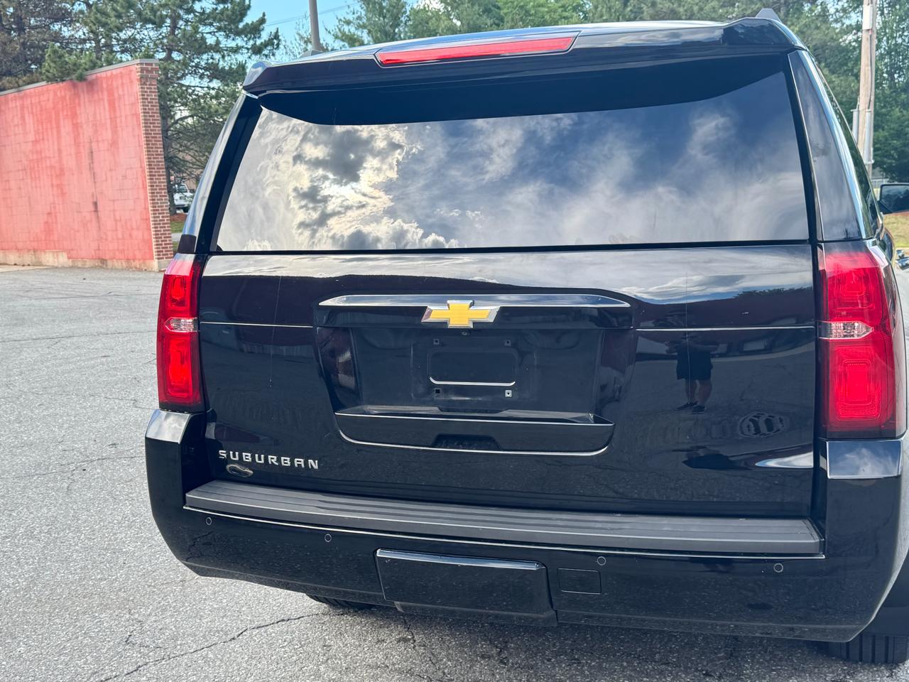 Chevrolet Suburban  2018