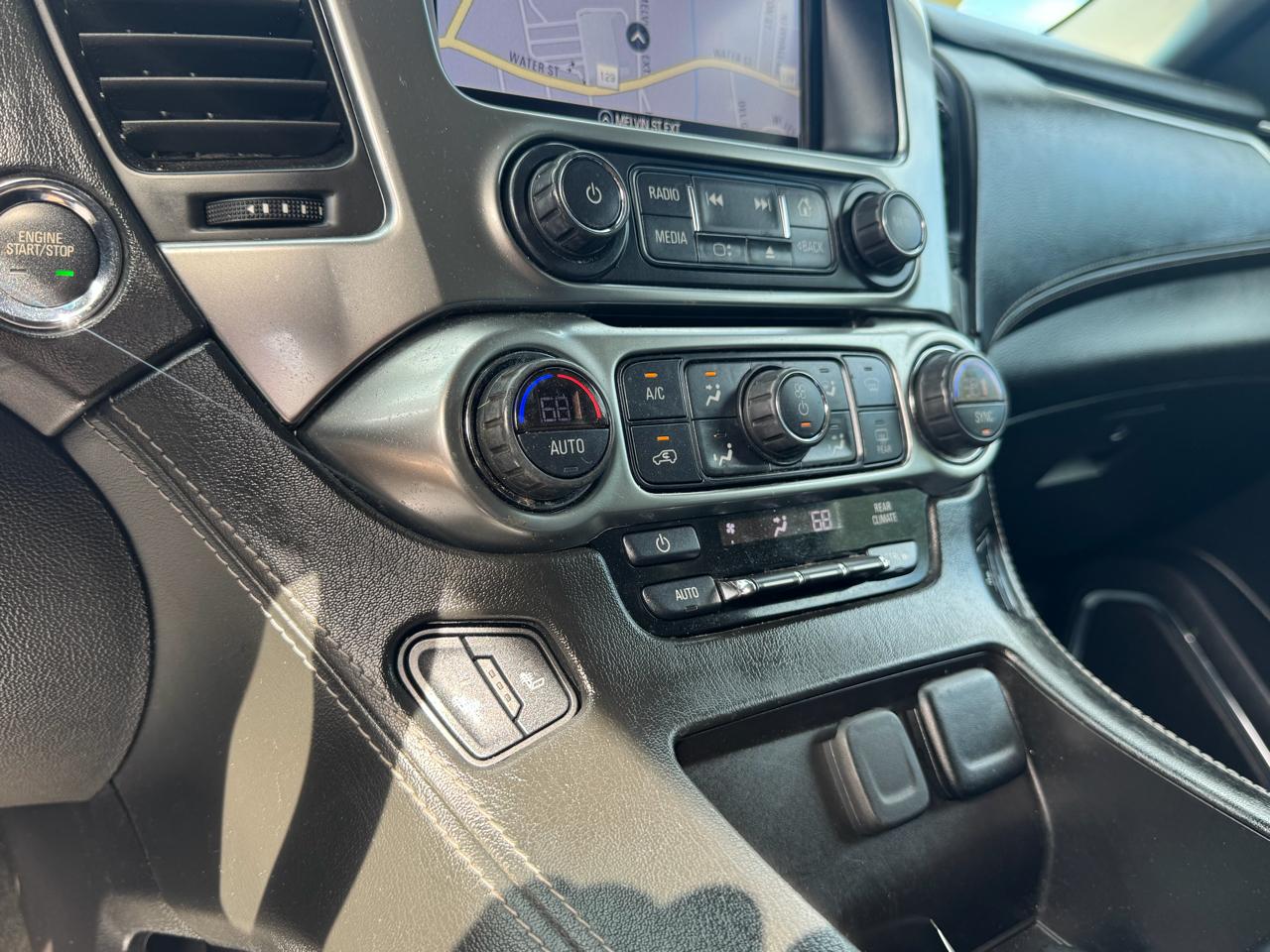 Chevrolet Suburban  2018