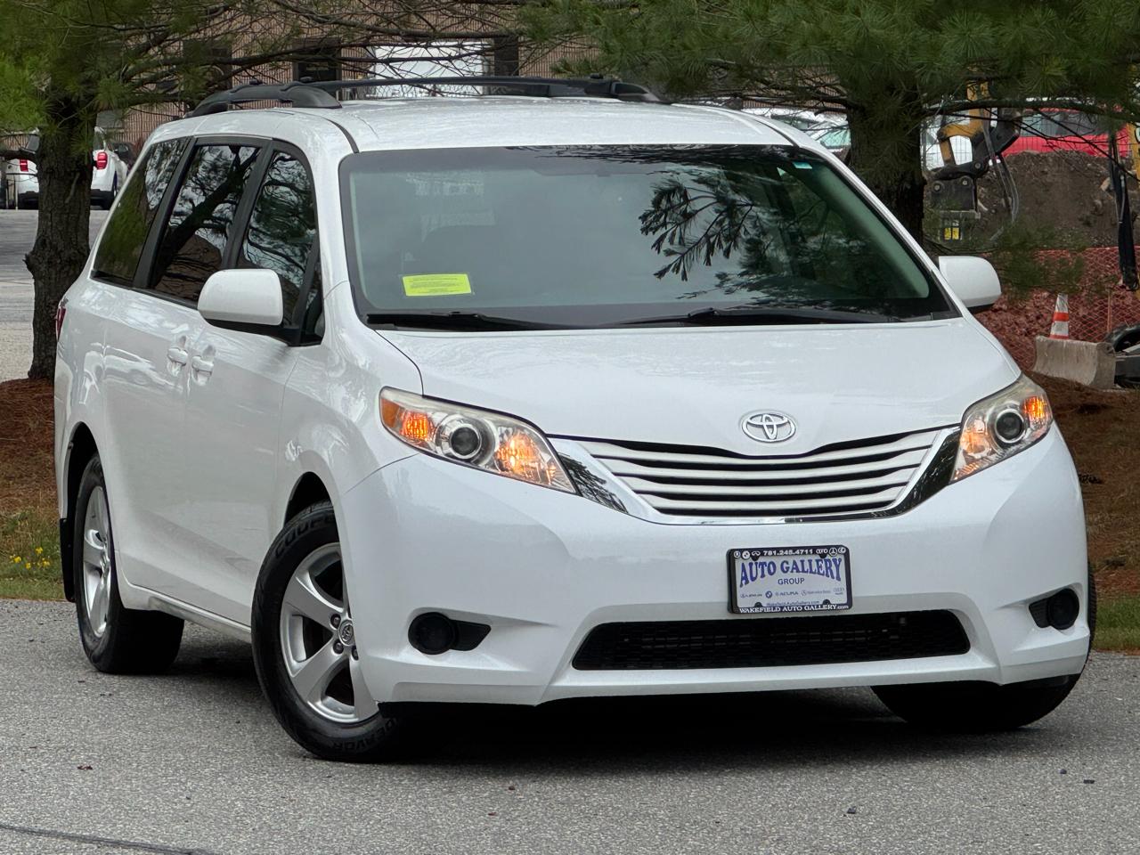 Toyota Sienna LE FWD 8-Passenger (Natl) 2017