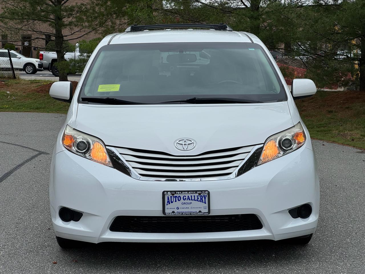 Toyota Sienna LE FWD 8-Passenger (Natl) 2017
