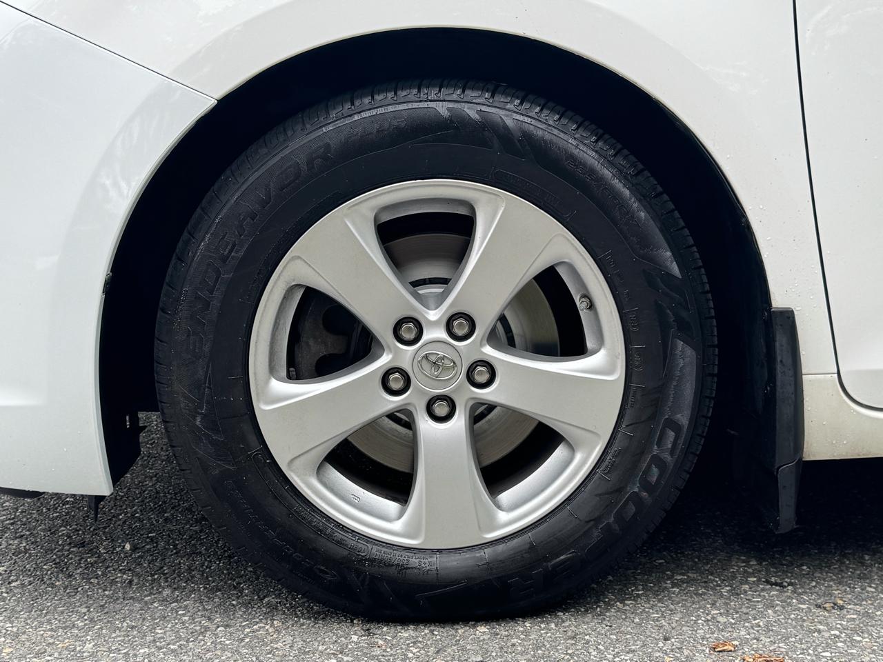 Toyota Sienna LE FWD 8-Passenger (Natl) 2017