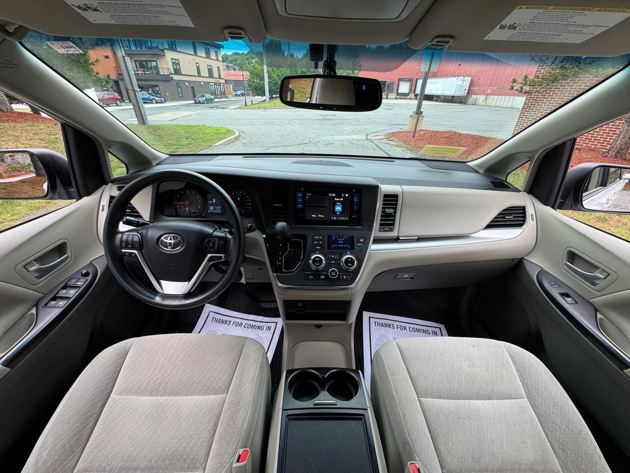 Toyota Sienna LE FWD 8-Passenger (Natl) 2017