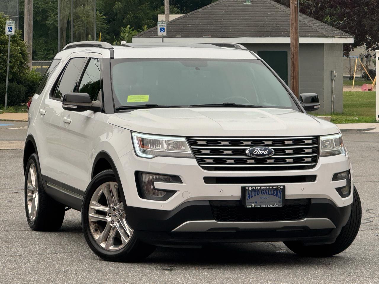 2017 Ford Explorer XLT 4WD LEATHER NAVIGATION MOON ROOF