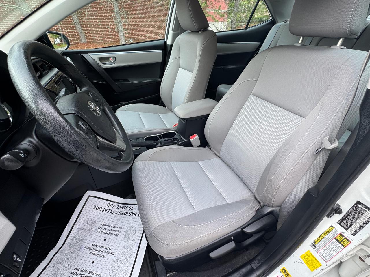 Toyota Corolla 4dr Sdn CVT LE (Natl) 2016