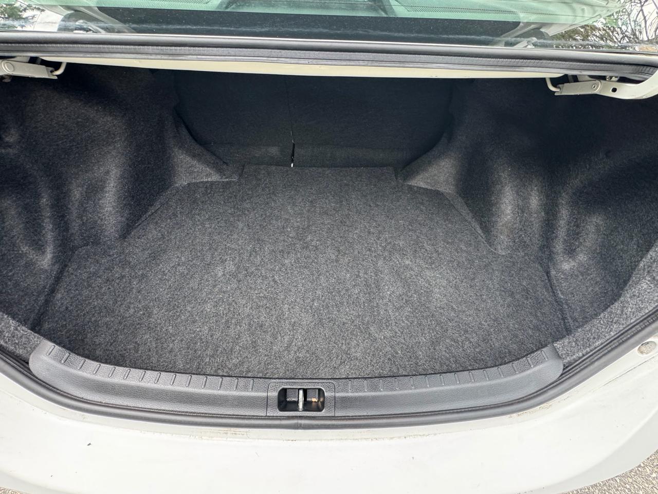Toyota Corolla 4dr Sdn CVT LE (Natl) 2016