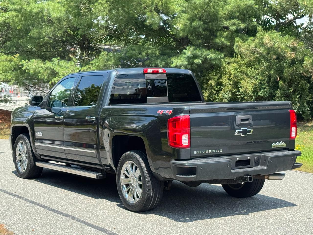 Chevrolet Silverado 1500 4WD Crew Cab 143.5" High Country 2017