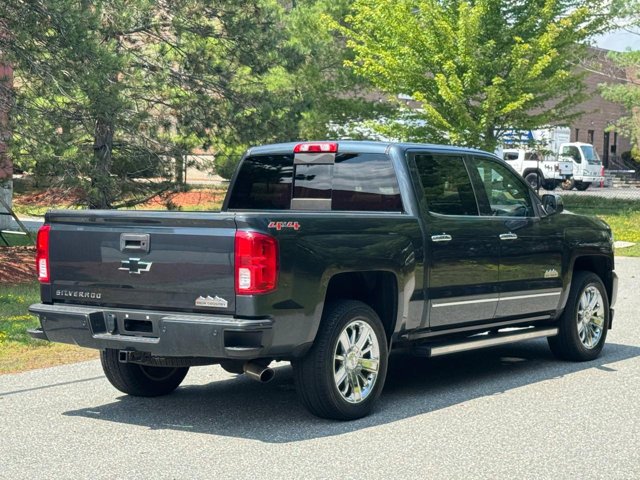Chevrolet Silverado 1500 4WD Crew Cab 143.5" High Country 2017