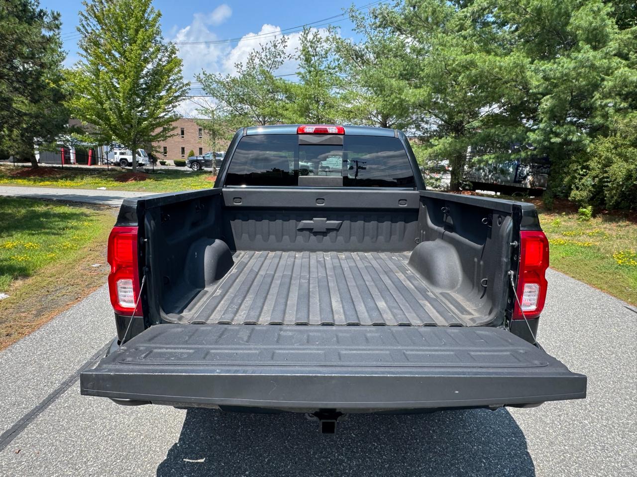 Chevrolet Silverado 1500 4WD Crew Cab 143.5" High Country 2017